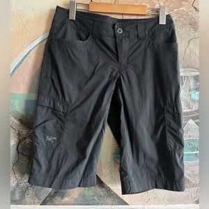 ARC’TERYX Black Women’s Cargo Shorts size 4